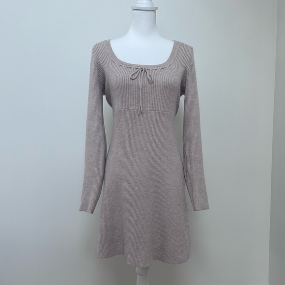 Hollister Dresses & Skirts - Hollister Knit Sweater Skater Mini Dress